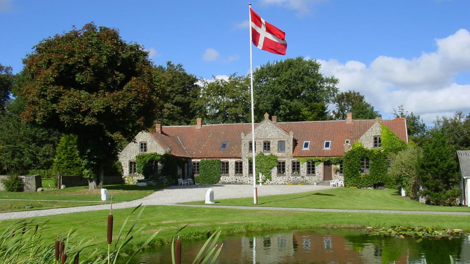 Lille Restrup Hovedgaard B&B