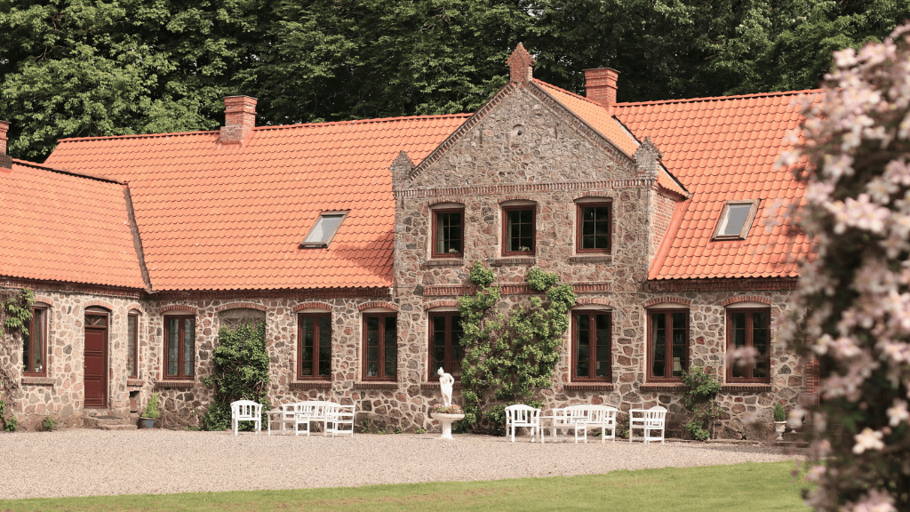 Lille Restrup Hovedgaard B&B