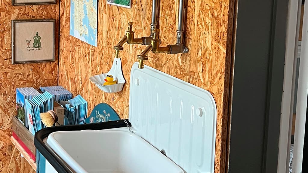Waschbecken in der Pilgerherberge Hjarbæk