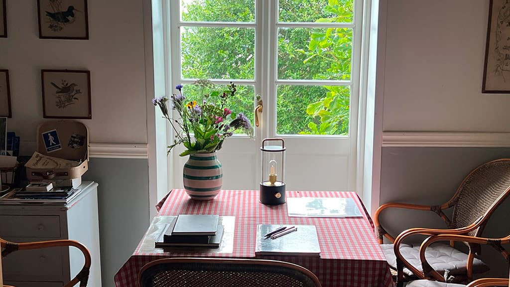 Essbereich auf dem Hjarbæk Pilgrimsherberg